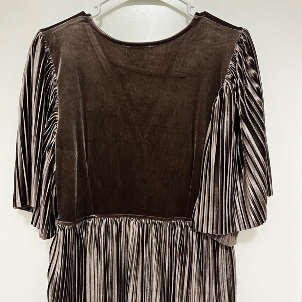 Love Riche Velvet Pleated Knee Length Dress Butterfly Sleeve Size Large - Picture 4 of 4